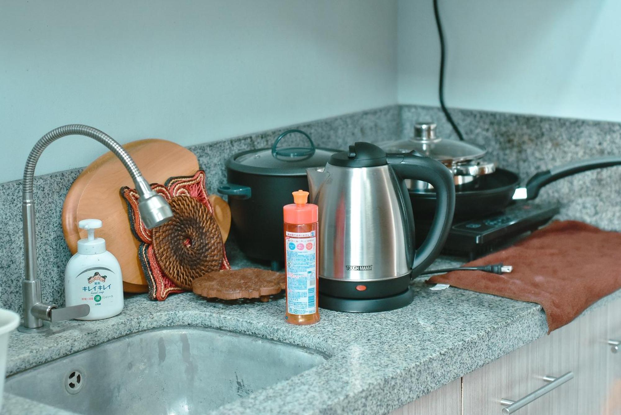 モンテンルパ Cozy Unit With Free Pool, Netflix & Wifi In Alabang Crq3アパートホテル エクステリア 写真